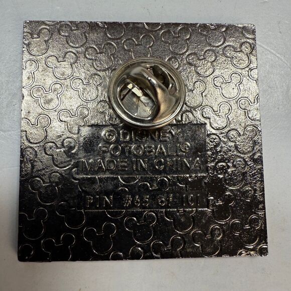 Disney Countdown to the Millennium Pin #65 of 101 Mickey Mouse First Comic - Picture 2 of 3